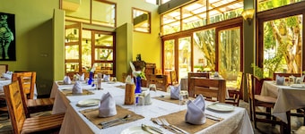 Weru Weru River Lodge