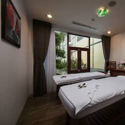 Body treatments, 5 treatment rooms