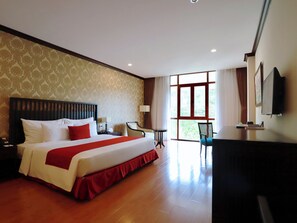 Studio King Mountain View | Minibar, in-room safe, desk, soundproofing - Swiss-BelResort Tuyen Lam Dalat (Da Lat)
