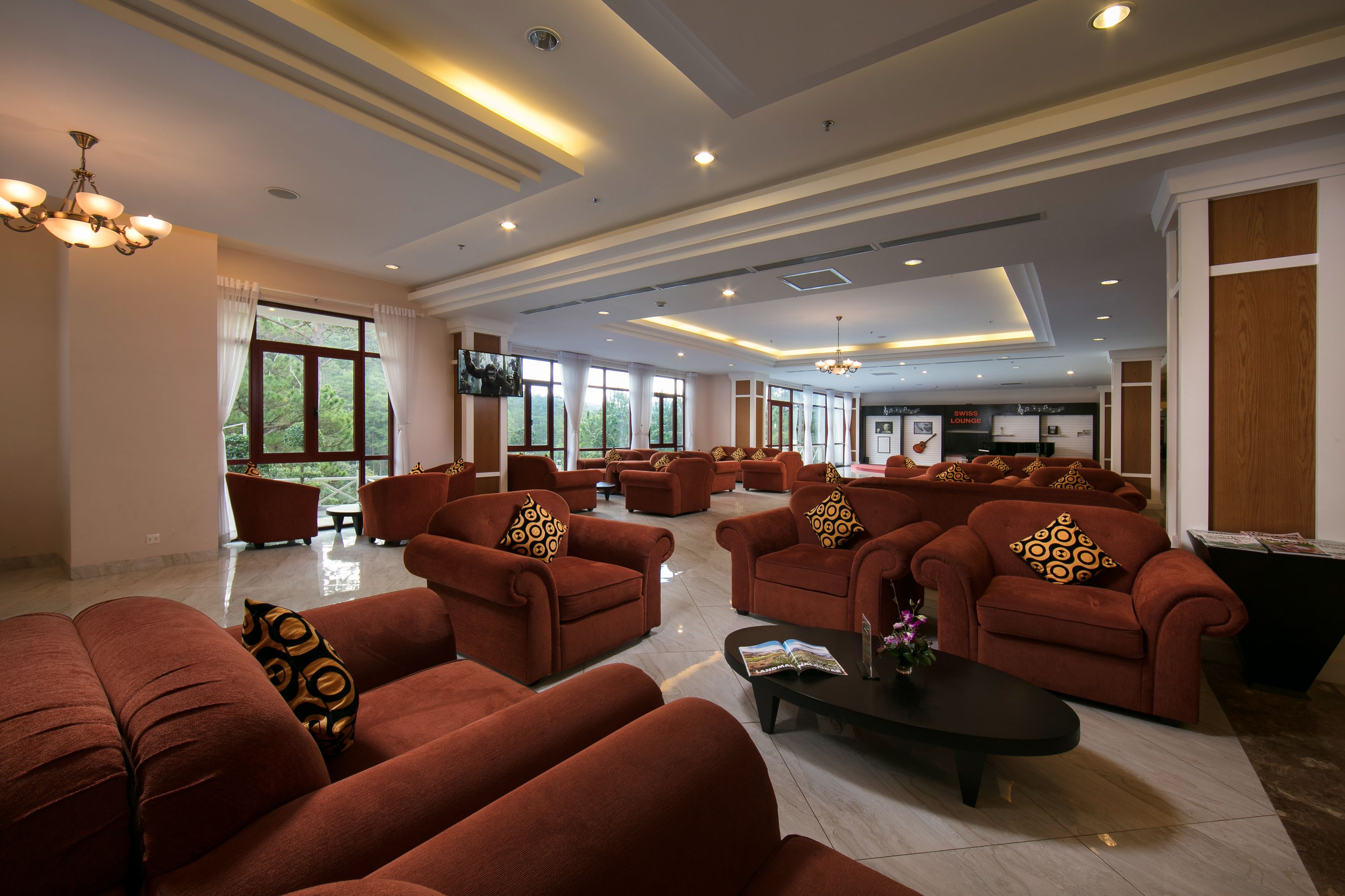 3 bars/lounges, poolside bar