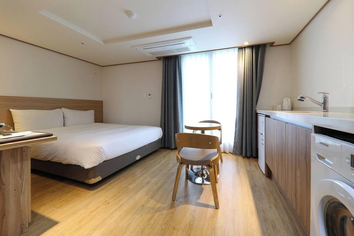 Premium Double Room, 1 Double Bed | Egyptian cotton sheets, premium bedding, down comforters
