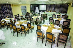 Meeting facility - Hotel Lake Breeze (Dhaka)