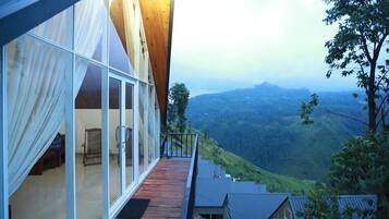 Premium Chalet, 1 King Bed, River View, Mountainside | Balcony