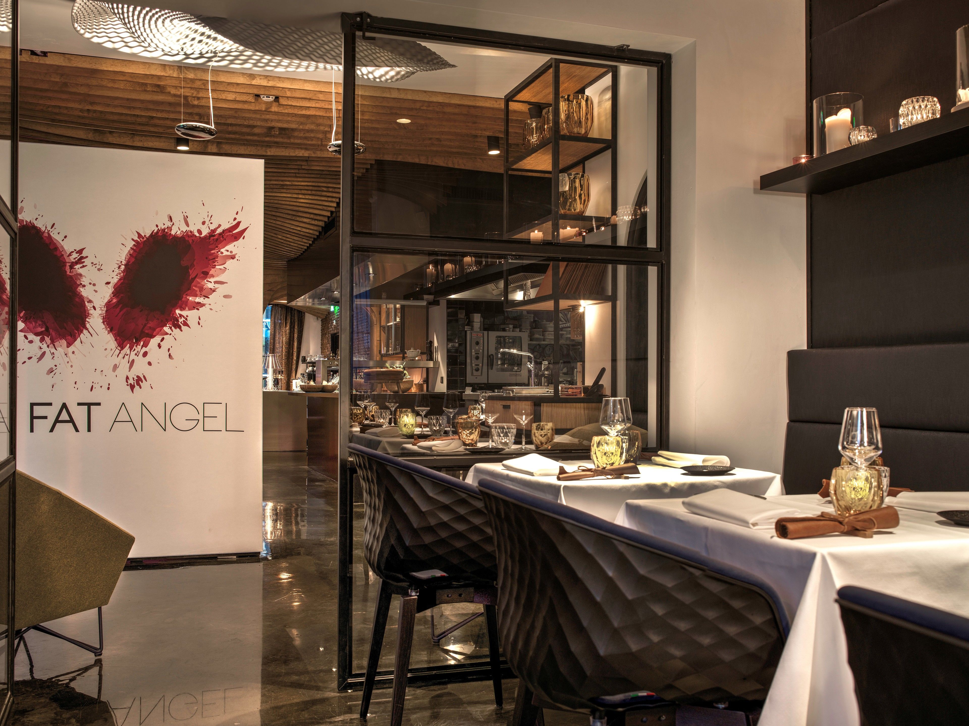 breakfast, lunch, dinner served; international cuisine