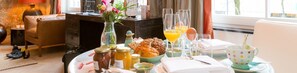 Daily cooked-to-order breakfast for a fee