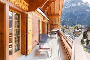 Apartment, 3 Bedrooms, Balcony, Mountain View (4 bathrooms) | Balcony