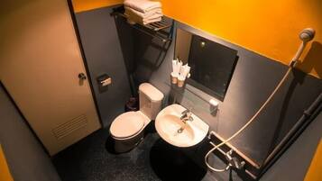 Free toiletries, hair dryer, shampoo