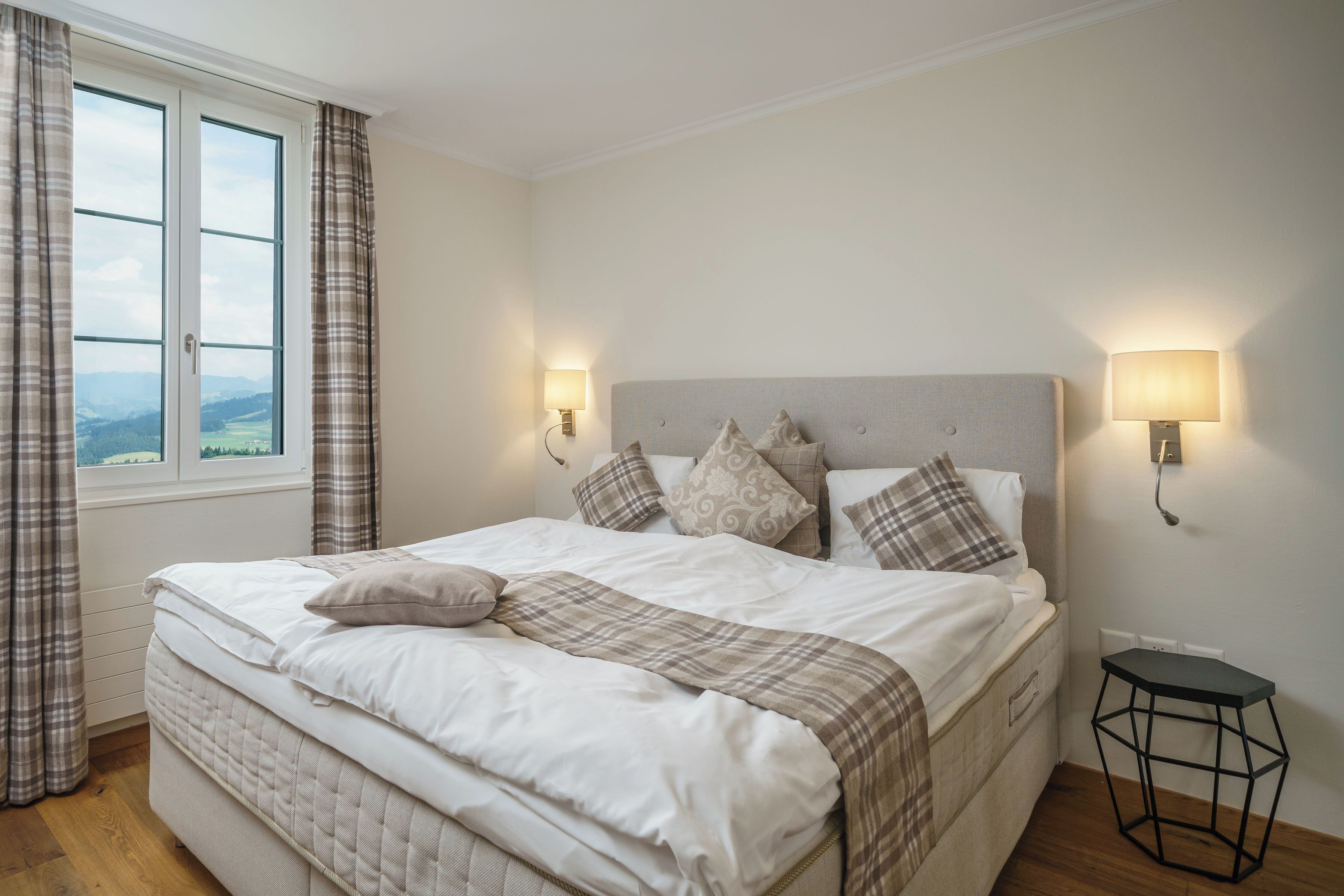 Superior-Doppelzimmer (Alpenblick) | Individuell eingerichtet, Schreibtisch, Verdunkelungsvorhänge