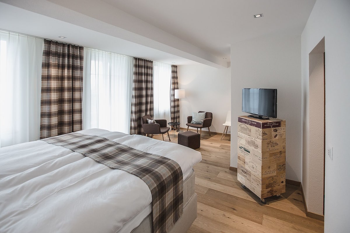 Suite | 1 slaapkamer, individueel gemeubileerd, een bureau