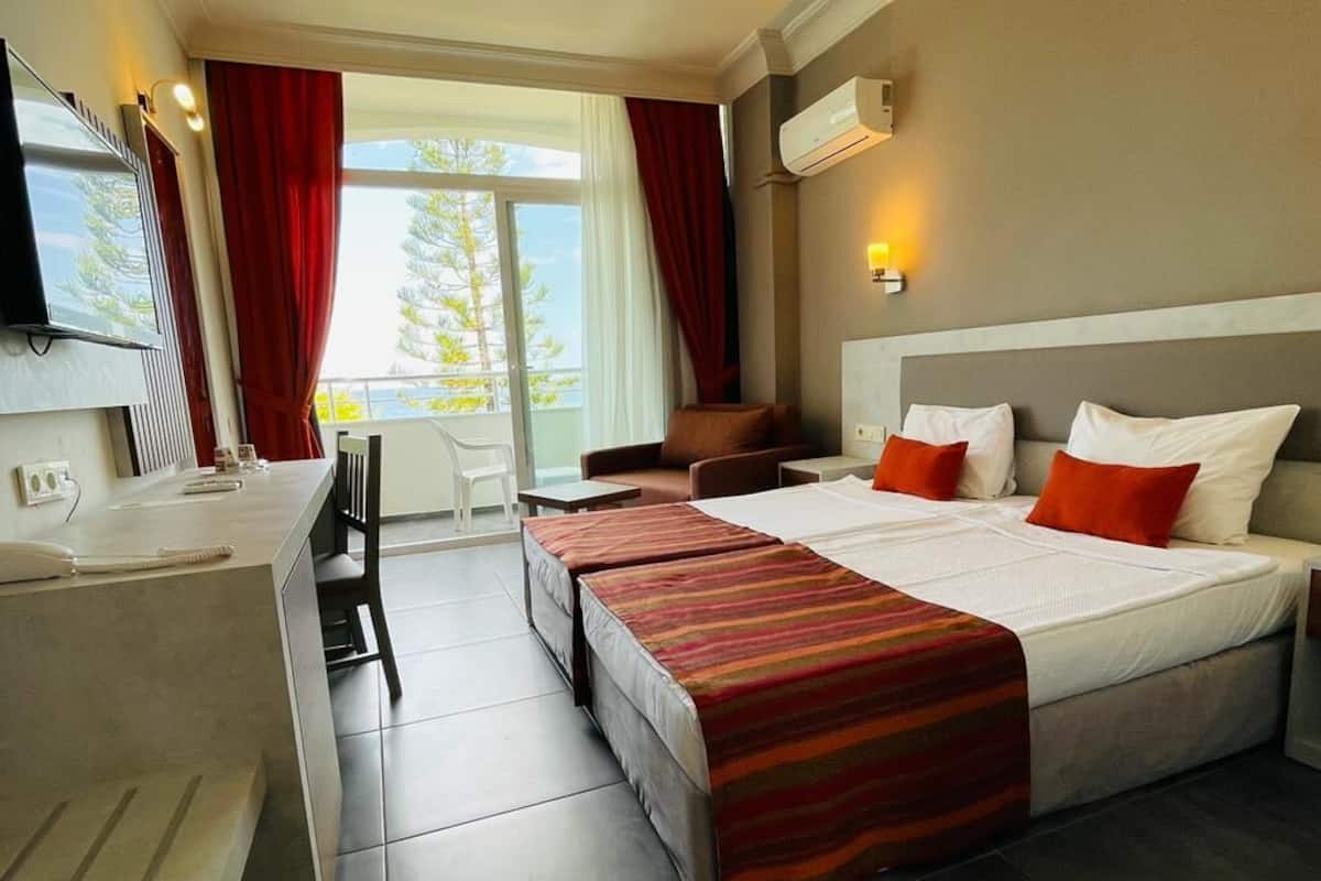 Standard Double or Twin Room, Sea View | Iron/ironing board, free cribs/infant beds, WiFi, bed sheets