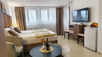 Individually furnished, desk, iron/ironing board, free WiFi