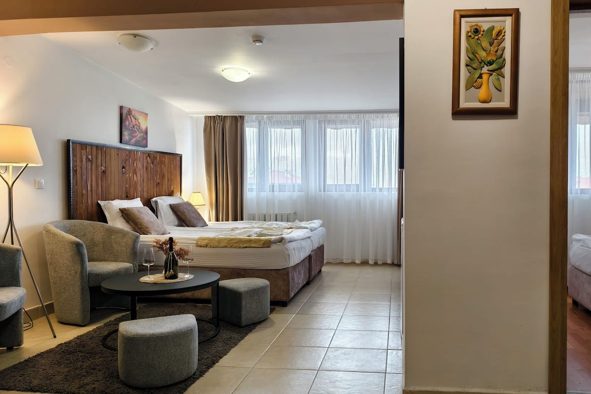 Deluxe Apartment, 1 Bedroom | Individually furnished, desk, iron/ironing board, free WiFi