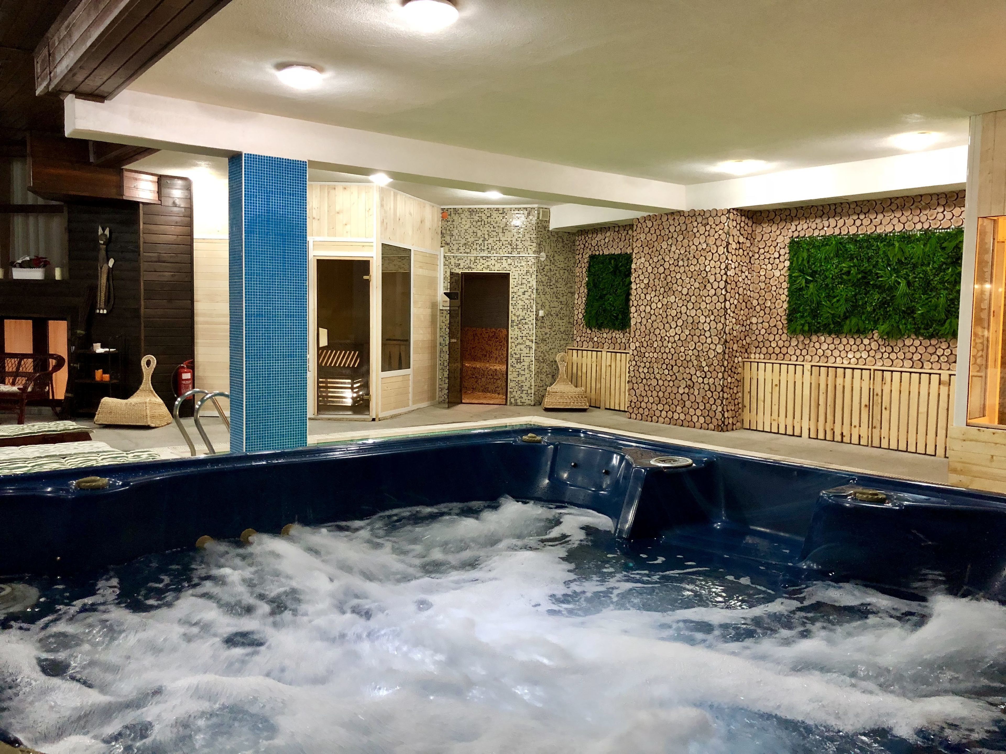 indoor spa tub