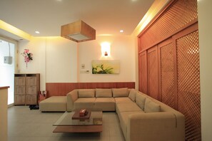 Family Apartment, 4 Bedrooms, Kitchen | 1 bedroom, hypo-allergenic bedding, minibar, in-room safe - Blu One (Nha Trang)