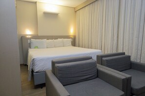 Deluxe Room, 1 King Bed with Sofa bed | Minibar, in-room safe, desk, blackout curtains - Esuites Virginia Luxemburgo BH (Belo Horizonte)