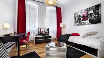 Apartment (for 1 person) | Hochwertige Bettwaren, schallisolierte Zimmer, Bügeleisen/Bügelbrett