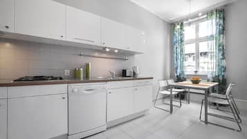 Deluxe Apartment (for 2 persons) | Premium bedding, soundproofing, iron/ironing board, cots/infant beds