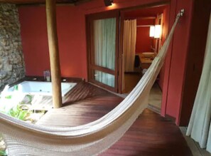 Minibar, decoración personalizada y wifi gratis 