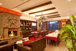 Breakfast and lunch served, Greek cuisine