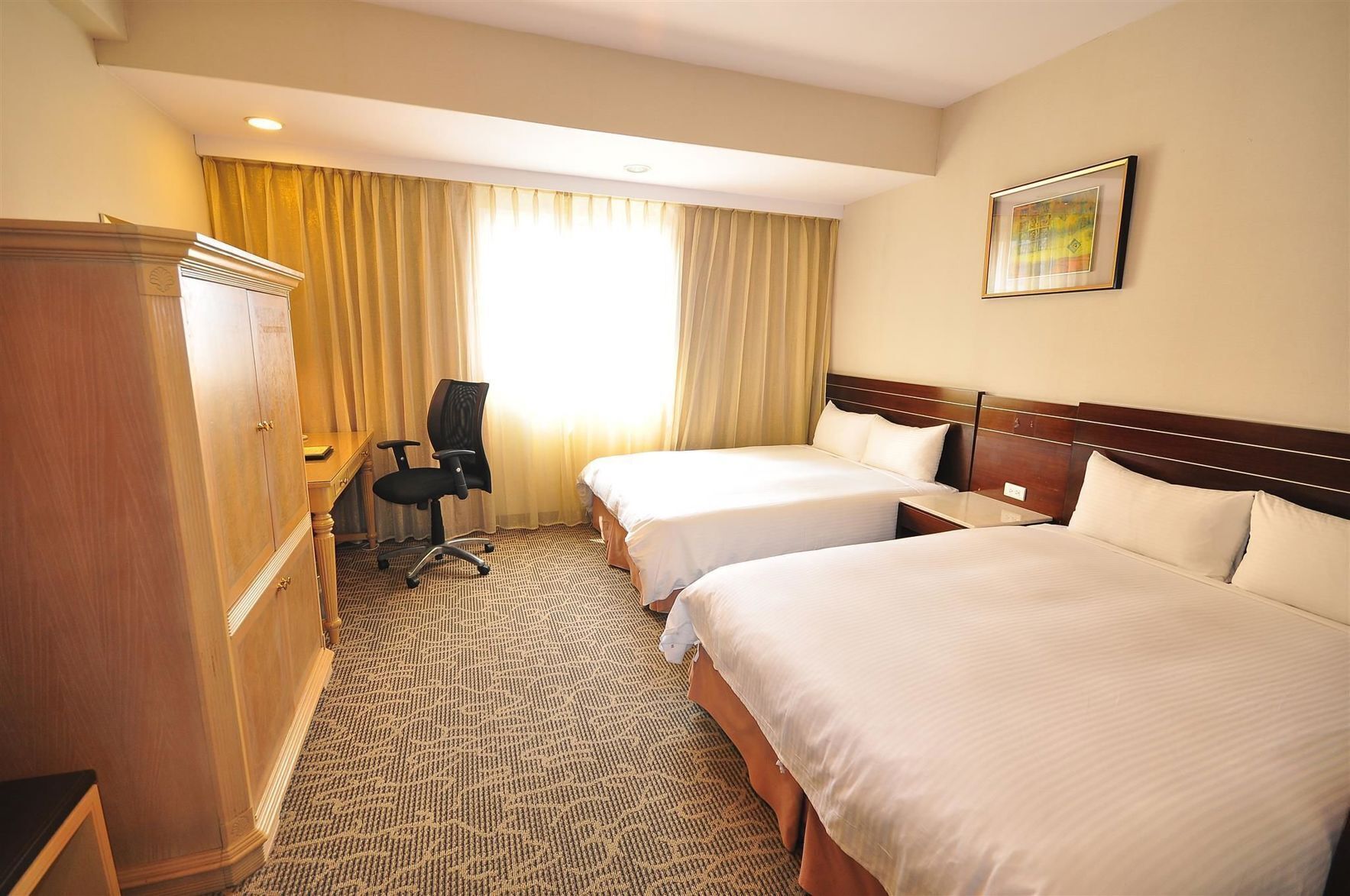 In-room safe, individually decorated, desk, blackout curtains