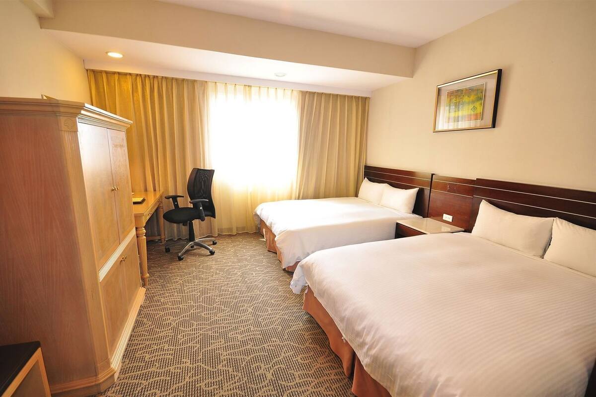 In-room safe, individually decorated, desk, blackout drapes