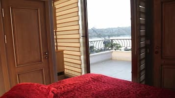 Deluxe Room, Terrace, Sea View | Balcony