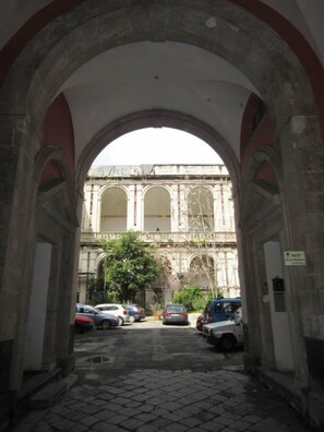 Entrada al alojamiento