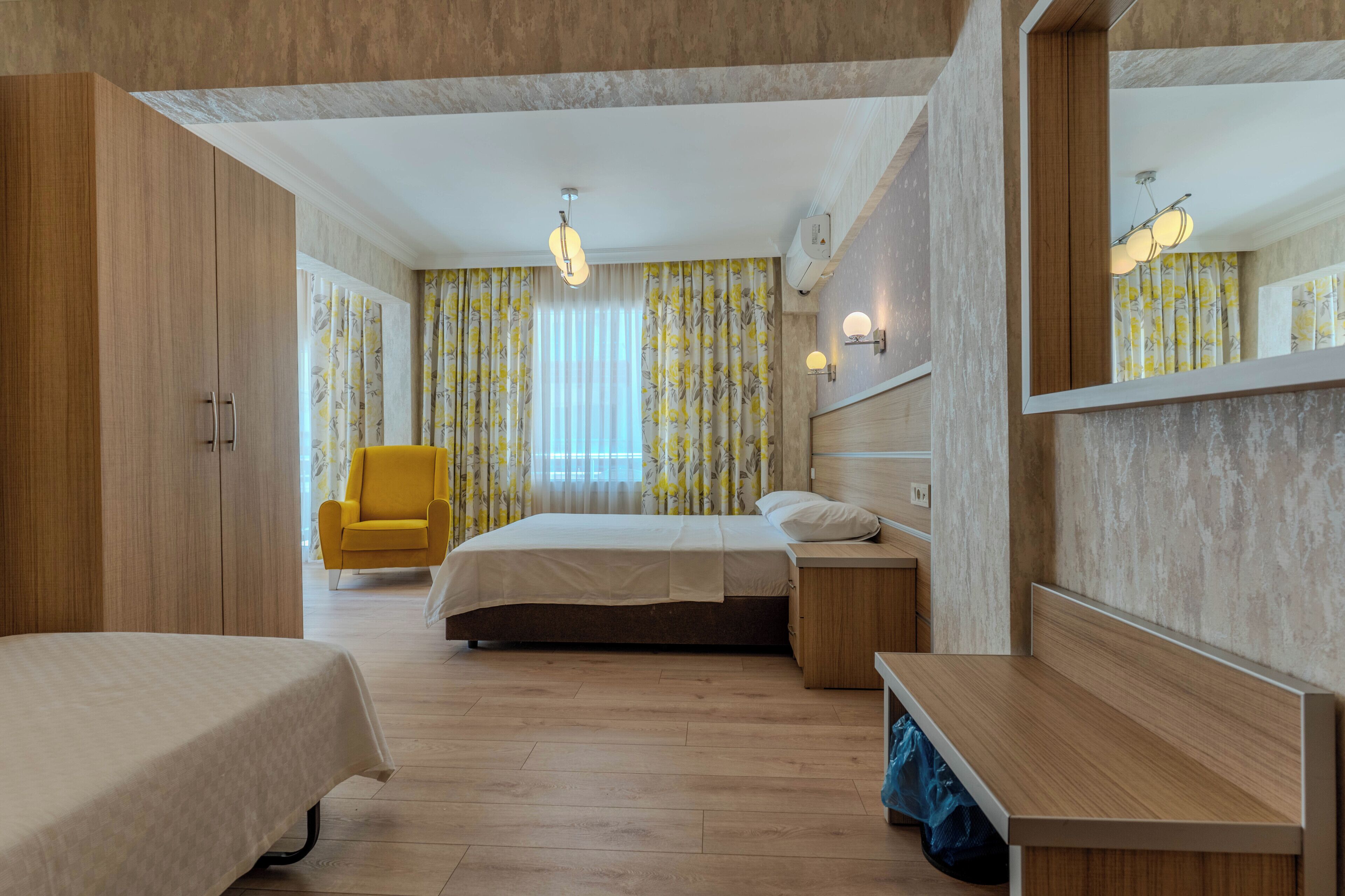 Triple Room | Premium bedding, minibar, in-room safe, desk