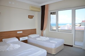 Premium bedding, minibar, soundproofing, free WiFi - Seda Hotel (Ayvalik)