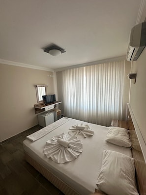 Standard Double Room | Premium bedding, minibar, soundproofing, free WiFi - Seda Hotel (Ayvalik)