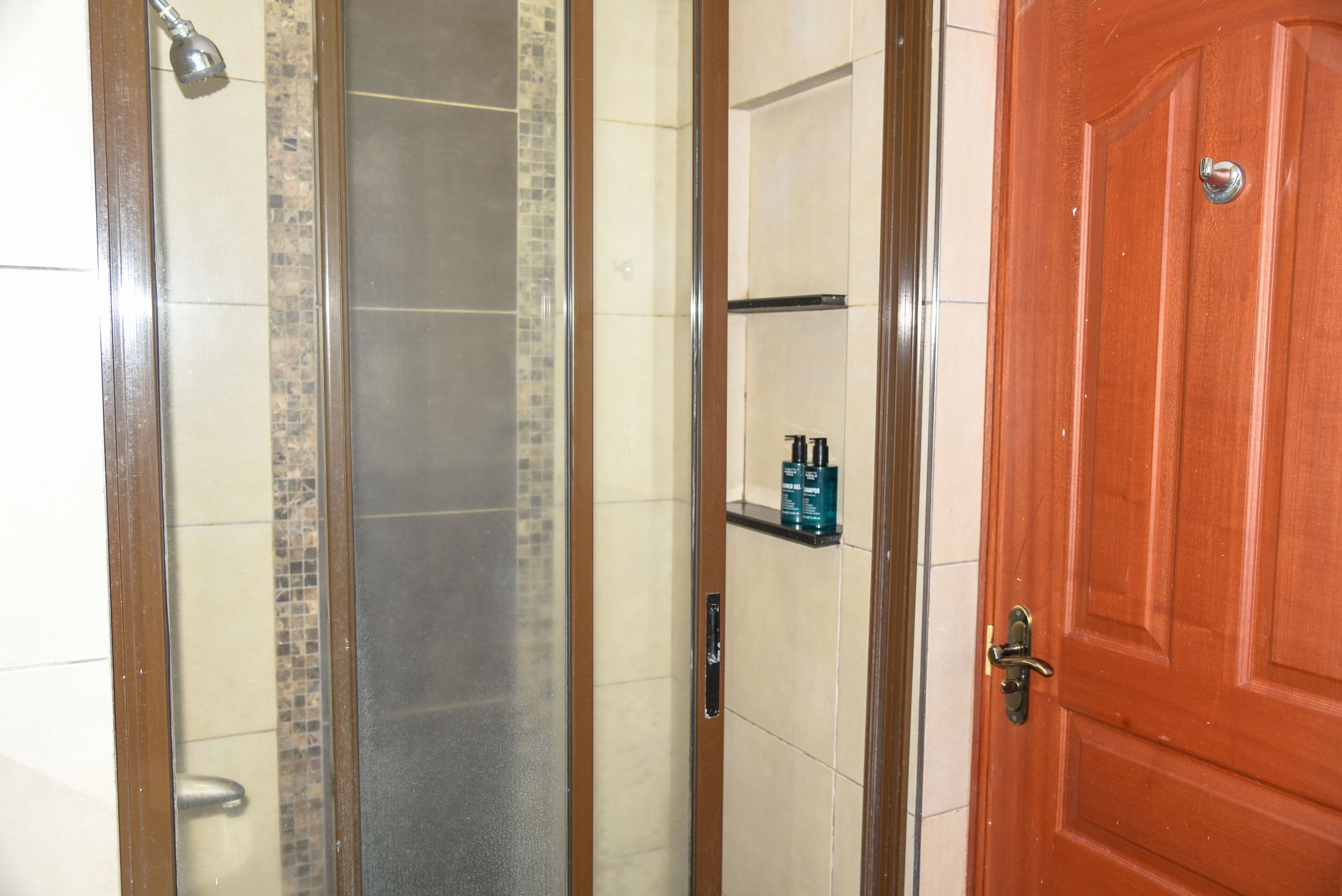 shower, free toiletries, towels