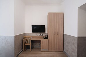 Habitació doble superior | Roba de llit d'alta qualitat, cobrellits i caixa forta a l'habitació 