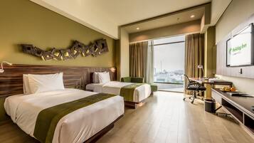 Seprai premium, minibar, brankas, dan didekorasi berbeda-beda