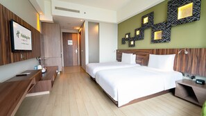 Premium bedding, minibar, in-room safe, individually decorated - Holiday Inn Cikarang Jababeka by IHG (Cikarang)