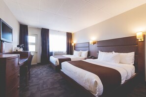 Bureau, chambres insonorisées, fer et planche à repasser