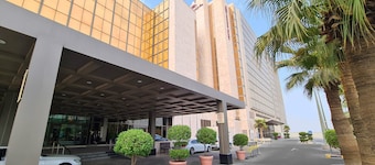 Crowne Plaza Kuwait Al Thuraya City by IHG