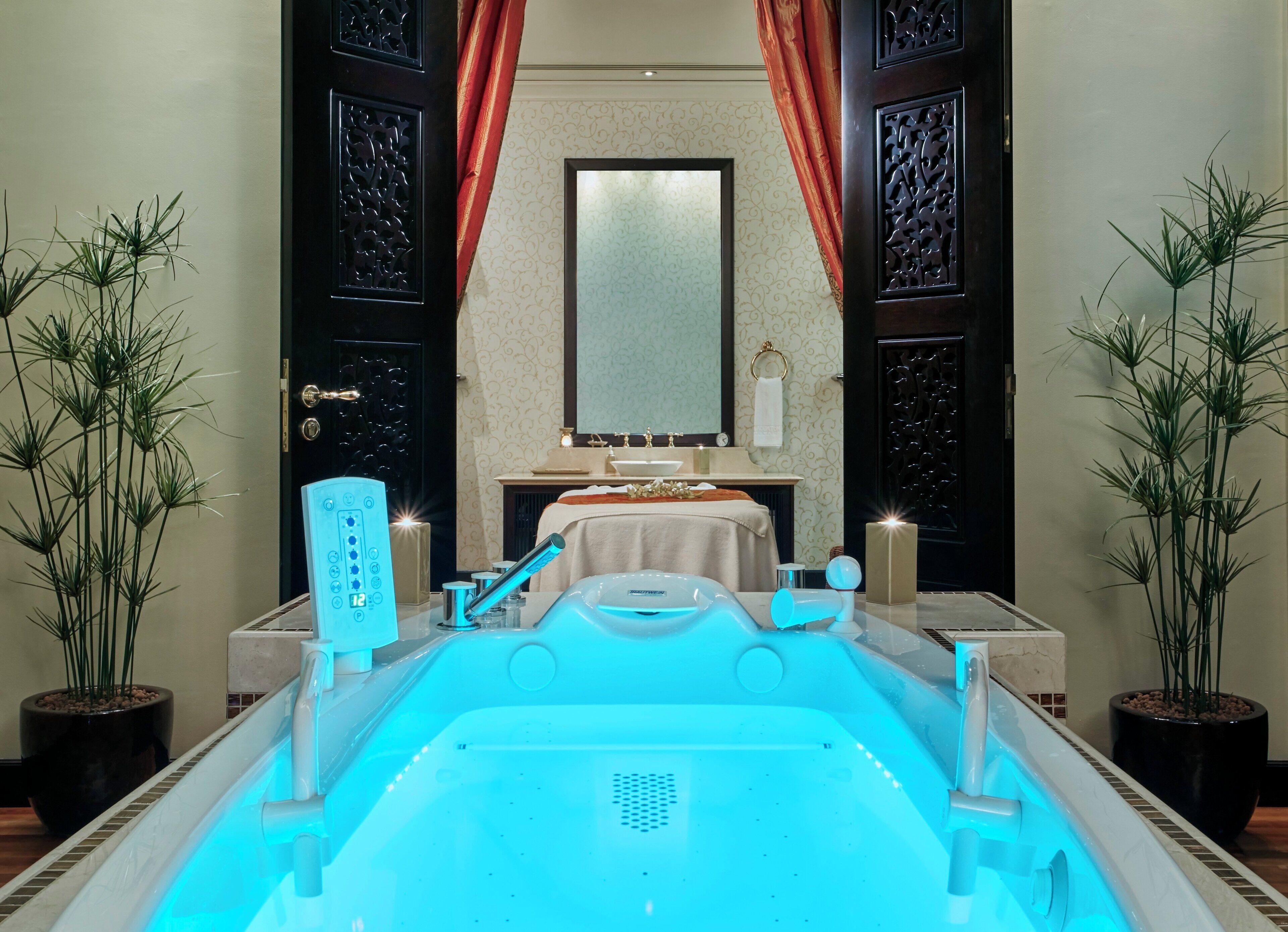 Sauna, body treatments, hydrotherapy, body wraps, body scrubs, facials
