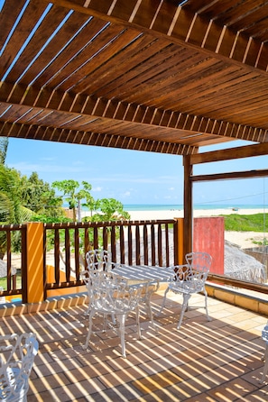 21-inch LCD TV with cable channels, TV