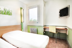 Premium bedding, desk, free cribs/infant beds, bed sheets - ibis budget Besancon Nord Ecole Valentin (Ecole-Valentin)