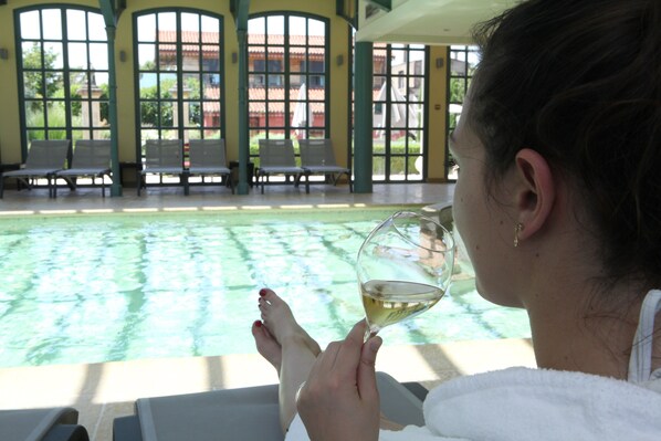 Sauna, hot tub, steam room, Turkish bath, 5 treatment rooms