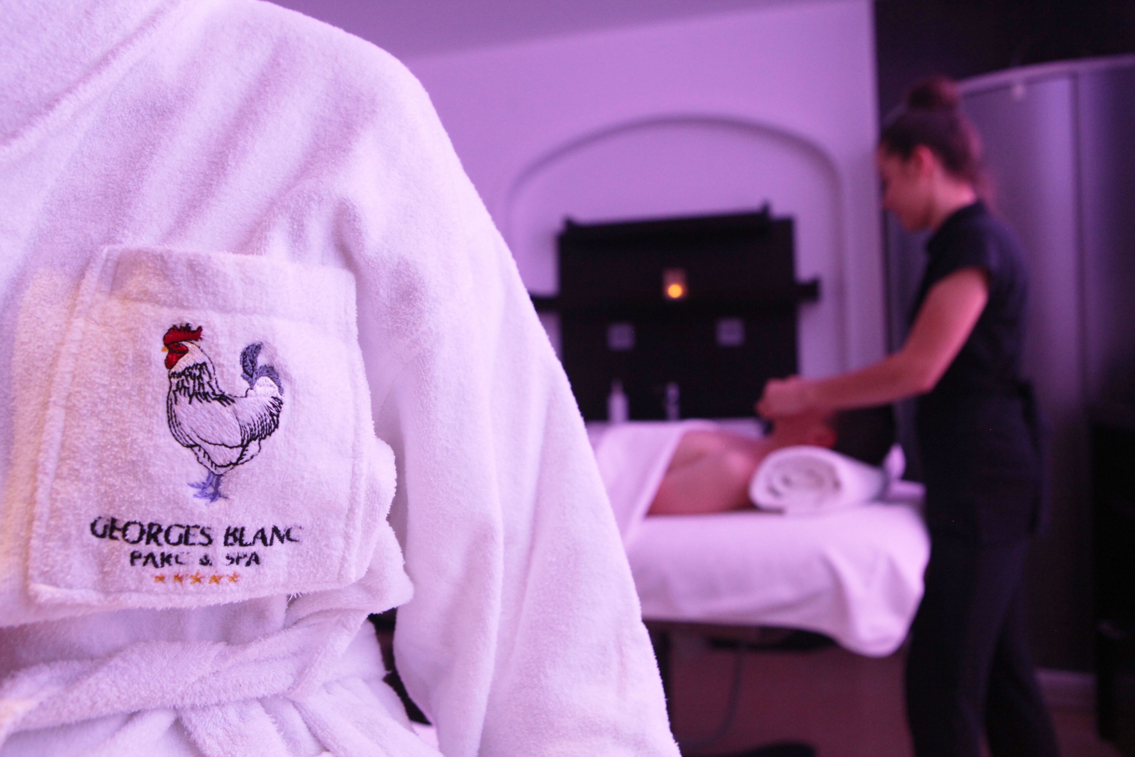 sauna, hot tub, steam room, turkish bath/hammam, 5 treatment rooms