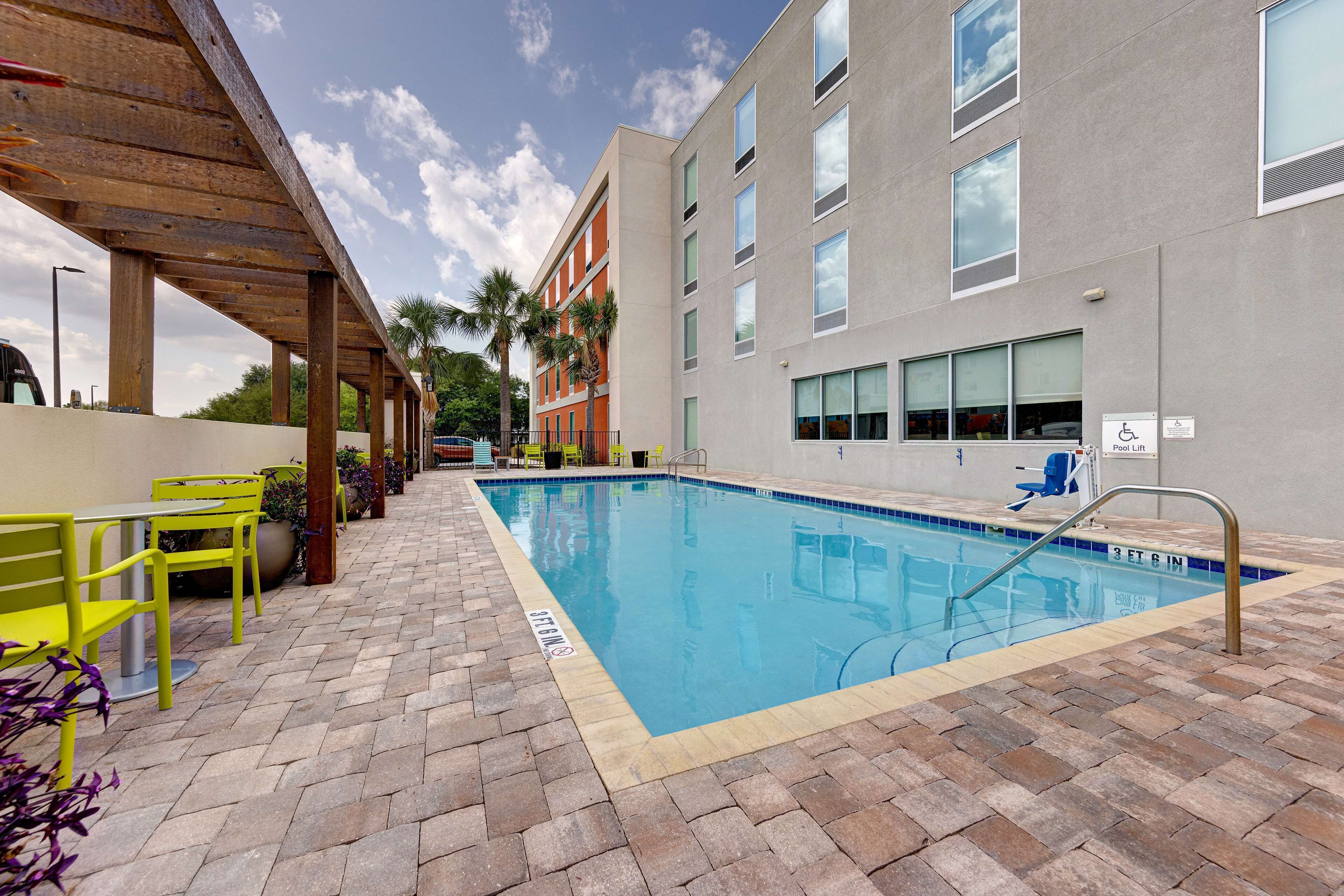 Outdoor pool, sun loungers