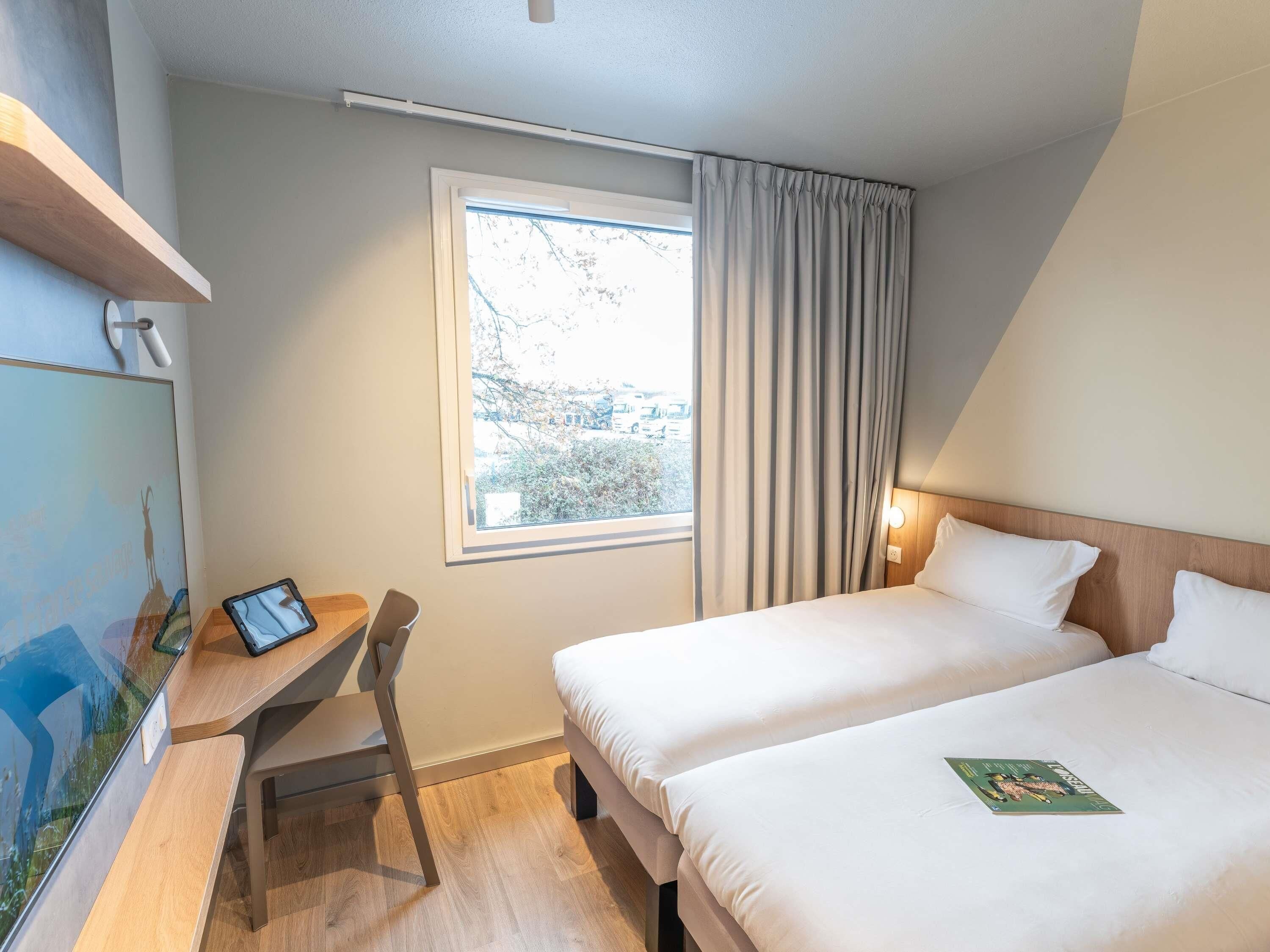 Standard Room, 2 Twin Beds | Desk, blackout drapes, free cribs/infant beds, free WiFi