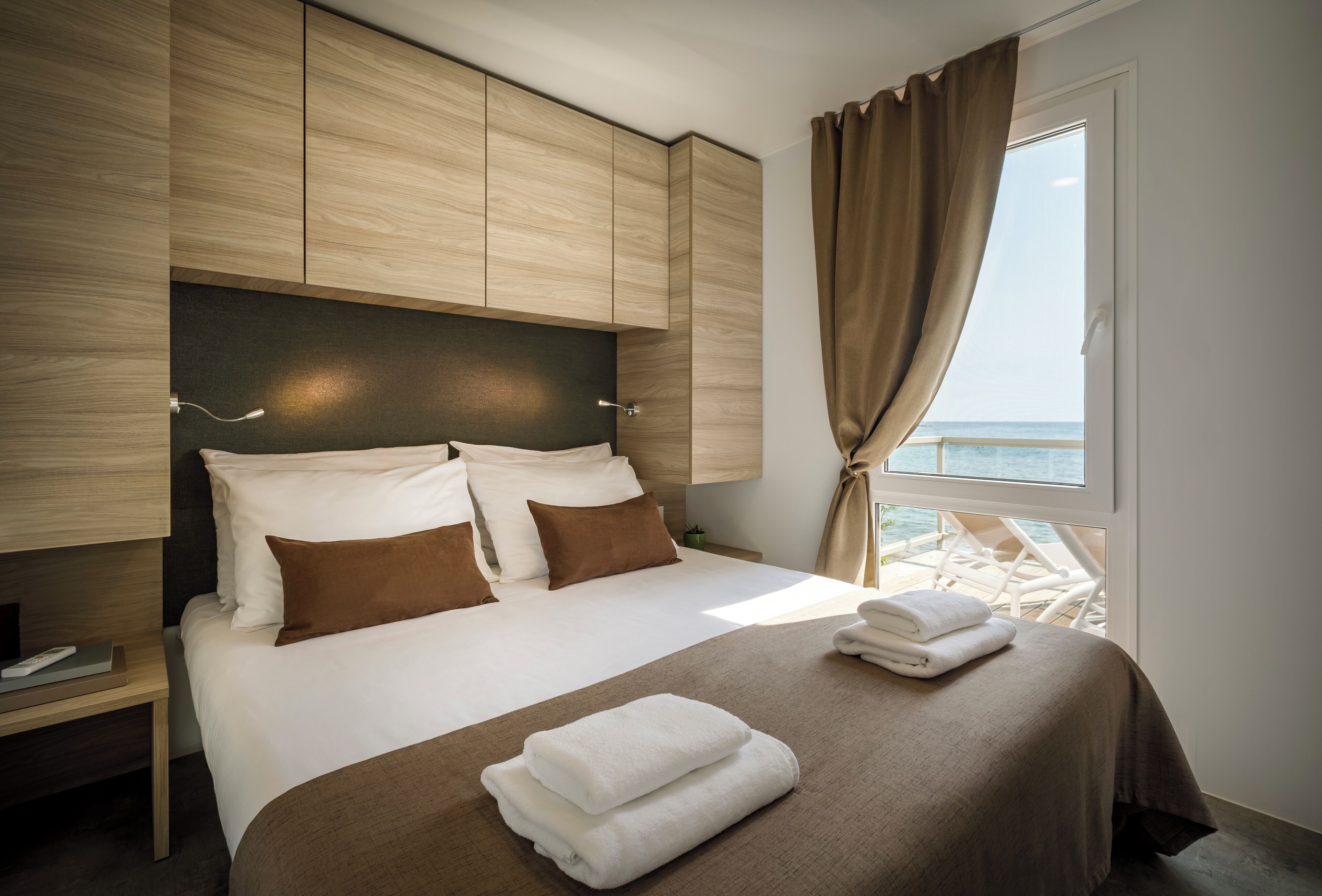 2 bedrooms, down duvets, in-room safe, free WiFi