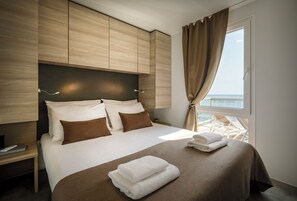 2 bedrooms, down duvets, in-room safe, free WiFi