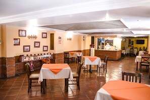 Breakfast, lunch, dinner served; international cuisine 