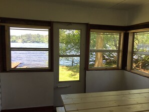 全景小屋, 2 间卧室, 厨房, 湖景 (Willow) | 2 多间卧室、特色装修、特色家居、免费 WiFi