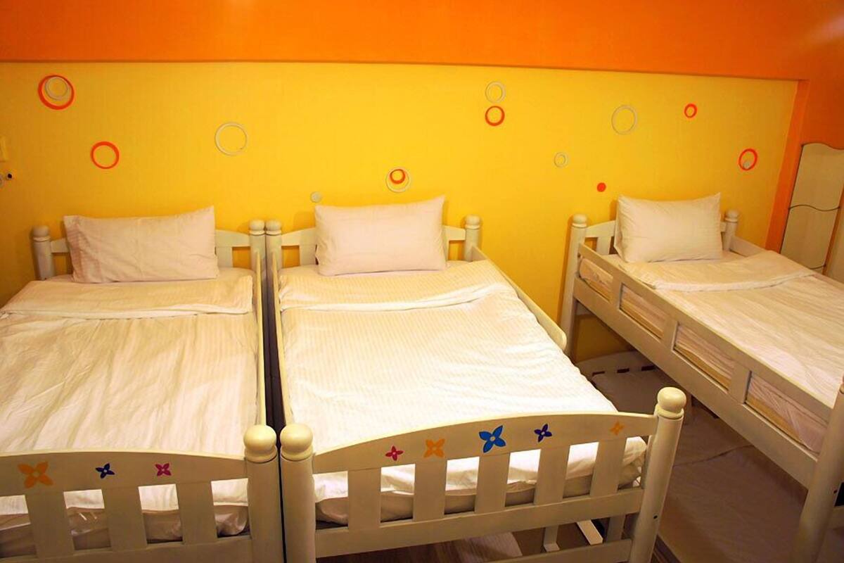 Shared Dormitory ((mixed 10 bed)) | Free WiFi