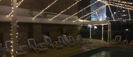 Piscine couverte, piscine extérieure