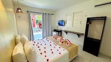 Comfort Suite, Garden View | 1 bedroom, minibar, iron/ironing board, rollaway beds